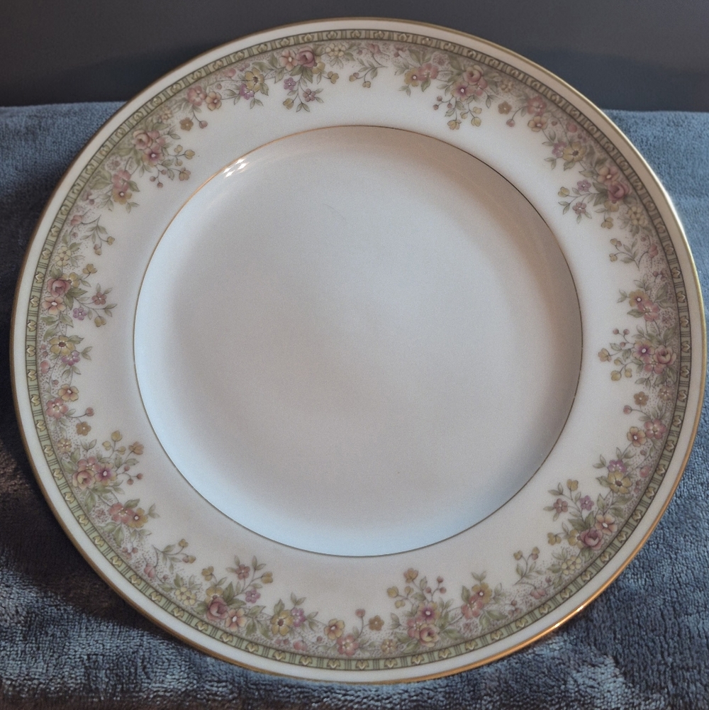 Elegant Noritake Ireland Fine China 5-Piece Setting - Morning Jewel-#2767